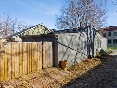1616 11th St, Des Moines, IA 50314 - photo 4