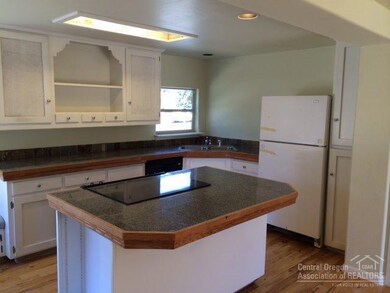 802 NE 12th St, Bend, OR 97701 - photo 5