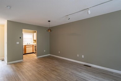 17 Village Falls Way, MerriMacK, NH 03054 - photo 6