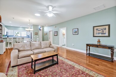 816GreystoneCourt-12
