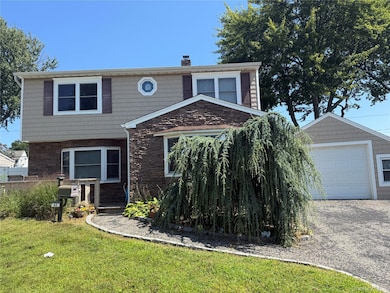 63 Anchor Ln, Levittown, NY 11756 - photo 3