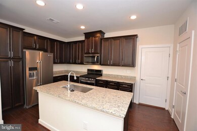 13381 Launders St, Herndon, VA 20171 - photo 2