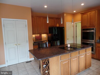 4 Spring Heath Ct, Windsor Mill, MD 21244 - photo 4