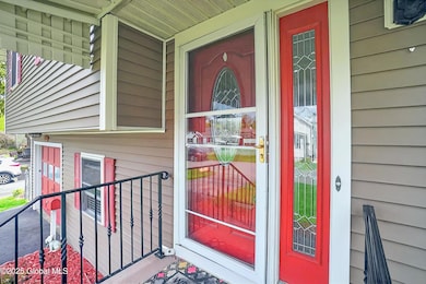 35-52 Starr Ave-35