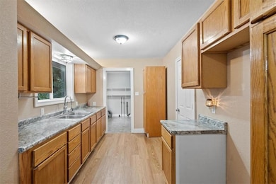 122 E Highland Ave, Saint Joseph, MO 64505 - photo 7