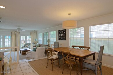 DINING ROOM /FR VIEW