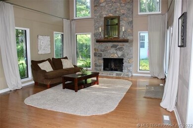 2409 Dorchester Dr, Bartlesville, OK 74006 - photo 5