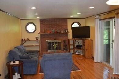 31 Green Meadows Ln, Albany, NY 12211 - photo 5