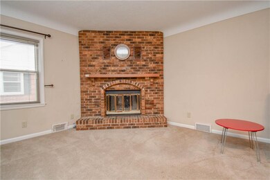 2612 48th Place, Des Moines, IA 50310 - photo 3