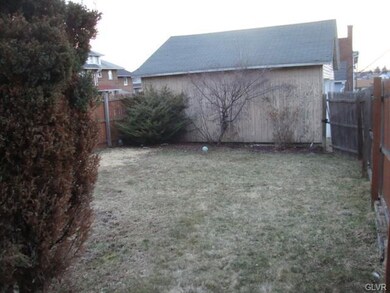 563 Broad St, Emmaus, PA 18049 - photo 3