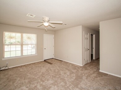 503 Yuchi Dr, Okmulgee, OK 74447 - photo 2