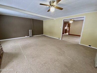 314 Spruce St, Hawley, PA 18428 - photo 4