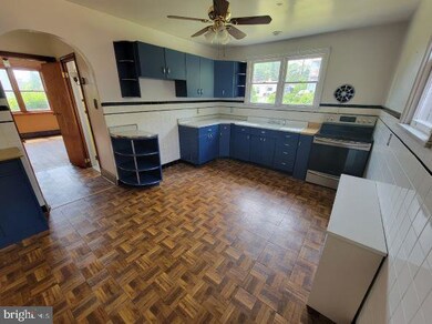 415 W Cypress St, Kennett Square, PA 19348 - photo 3