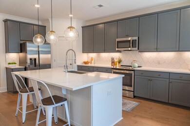 Refrigerator, Washer & Dryer Convey!