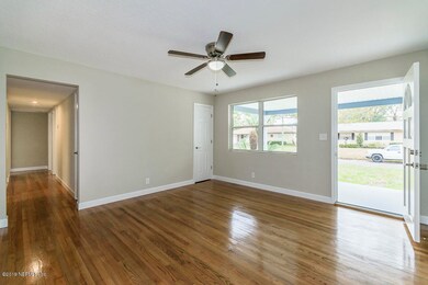 6321 Mercado Dr, Jacksonville, FL 32210 - photo 4