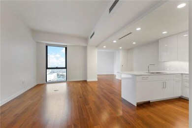 2 Canal St unit 2004, New Orleans, LA 70130 - photo 4