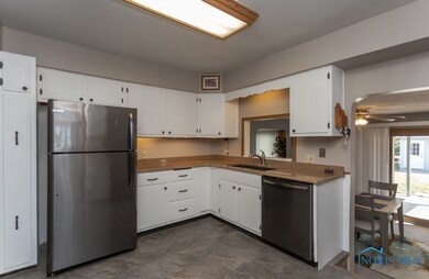 4312 Luann Ave, Toledo, OH 43623 - photo 6