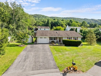 628 Oriole St, Bluefield, VA 24605 - photo 7