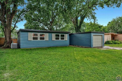 2909 SW 36th St, Topeka, KS 66614 - photo 2