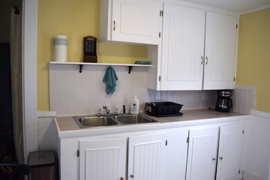 79 Union St unit 4, Littleton, NH 03561 - photo 3