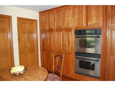 Kitchen. Pantry & Double Ovens