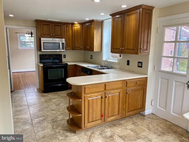 713 Warren St, Reading, PA 19601 - photo 6