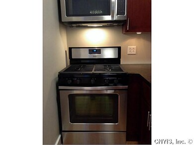 Kitchen 5 burner gas oven/range with microwave hoo