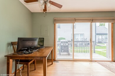 1888 Carnation Ct unit C, Aurora, IL 60506 - photo 4