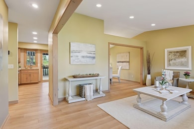 19139 Maple Leaf Dr, Eden Prairie, MN 55346 - photo 5