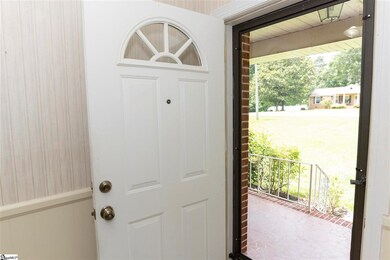 105 Greenbriar Dr, Simpsonville, SC 29680 - photo 5