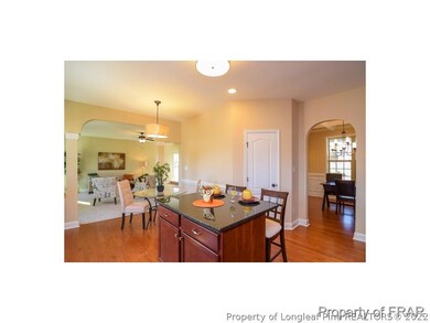 817 Falling Creek Ln, Fayetteville, NC 28304 - photo 3