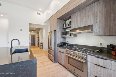 12-web-or-mls-W High Mountain Rd 2518-03