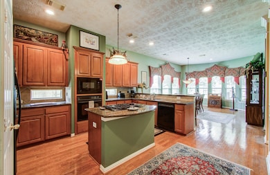 10318 Cadena Ct, Spring, TX 77379 - photo 5