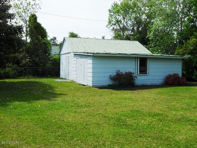 Detached garage/workshop