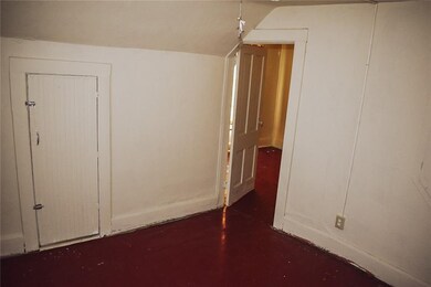 912 E 25th Ct, Des Moines, IA 50317 - photo 2