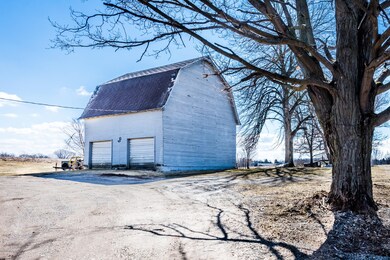 Detached Garage/Barn