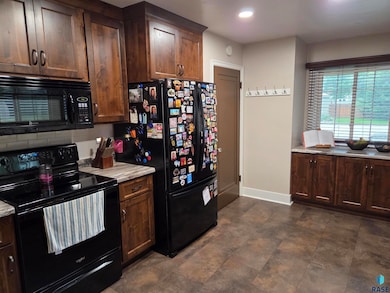 617 S Hiawatha Ave, Pipestone, MN 56164 - photo 6