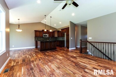 1510 Shamrock Dr, Davenport, IA 52807 - photo 3