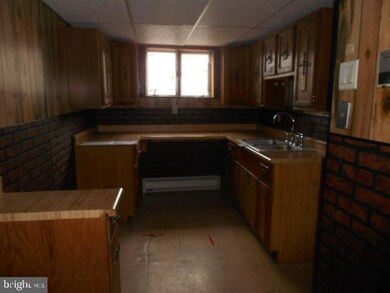 221 E Mifflin St, Orwigsburg, PA 17961 - photo 7