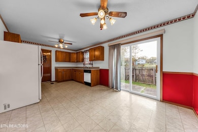 7400 Meadowbrook Cir, Knoxville, TN 37918 - photo 6