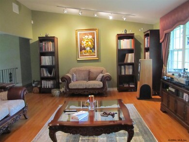 10 Newell Ct, Albany, NY 12204 - photo 7