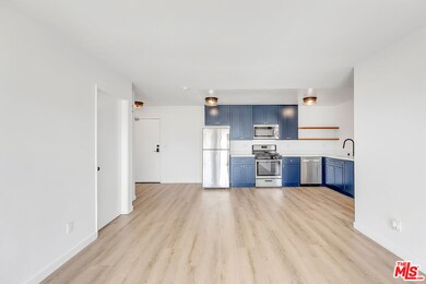 134 N Mariposa Ave unit 308, Los Angeles, CA 90004 - photo 3