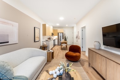 431 Doctor Martin Luther King Junior Blvd unit 311, East Orange, NJ 07018 - photo 4