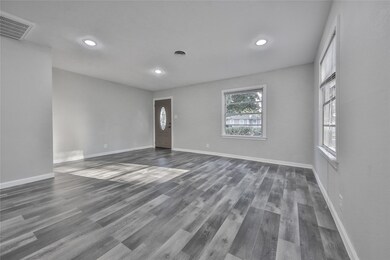 7535 Dixie Dr, Houston, TX 77087 - photo 3