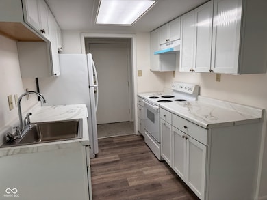 320 Elmead Ct unit 2002, Greenwood, IN 46142 - photo 3