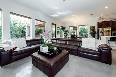 610 Oak Ridge Grove Cir, Spring, TX 77386 - photo 7