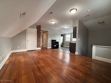 3442 Desota Ave unit 3, Cleveland, OH 44118 - photo 2