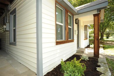 1002 S 4th St, Bonham, TX 75418 - photo 3