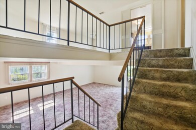 13111 Poplar Tree Rd, Fairfax, VA 22033 - photo 2