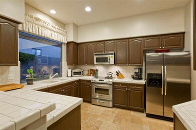 Cook's Kitchen w/ Tons of Cabinet Space